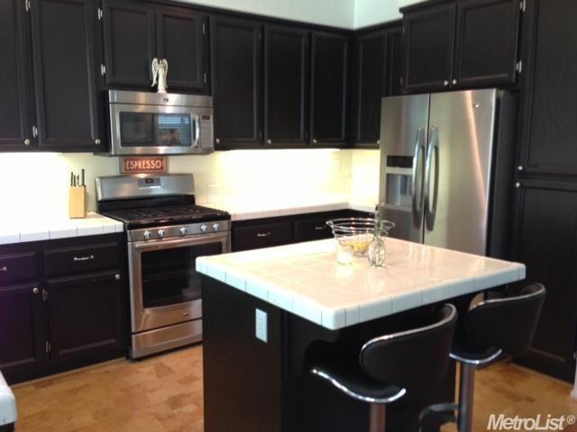 375 Coventry Cir - Photo 4 of 12