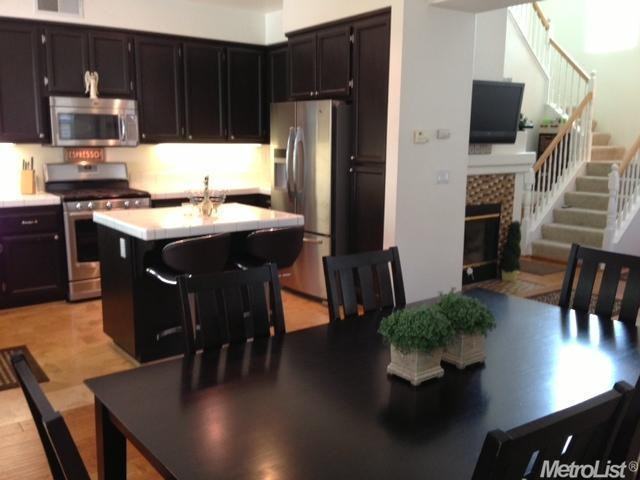 375 Coventry Cir - Photo 6 of 12