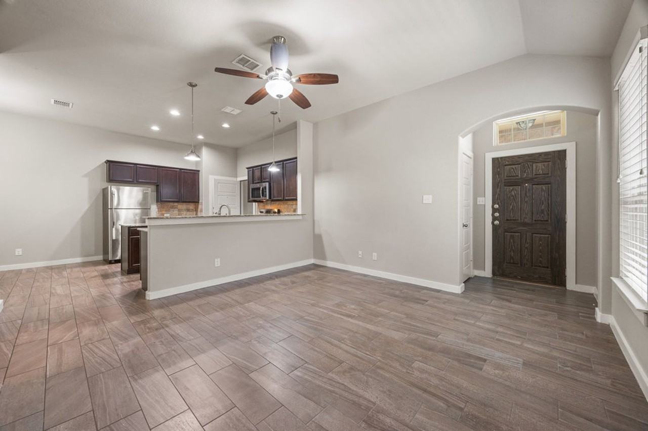 545 Creekside Frst - Photo 5 of 17