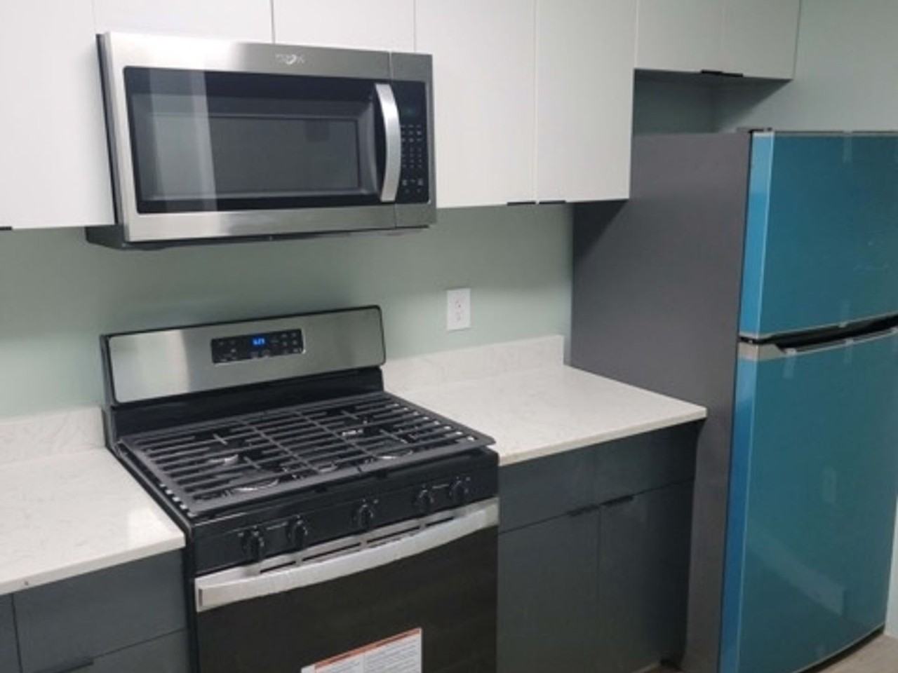 190 Dwight St - Photo 3 of 19