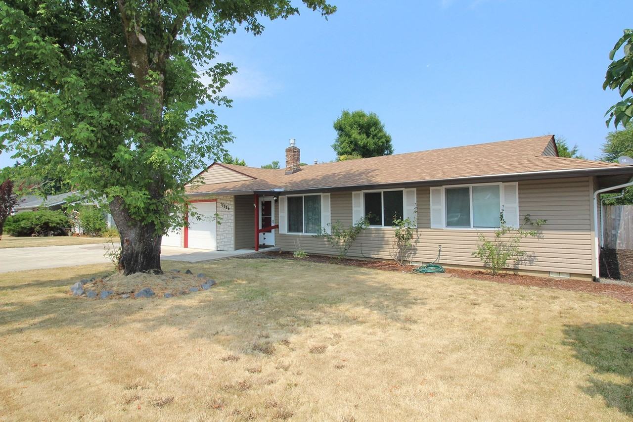 18886 Lafayette Ave - Photo 2 of 27