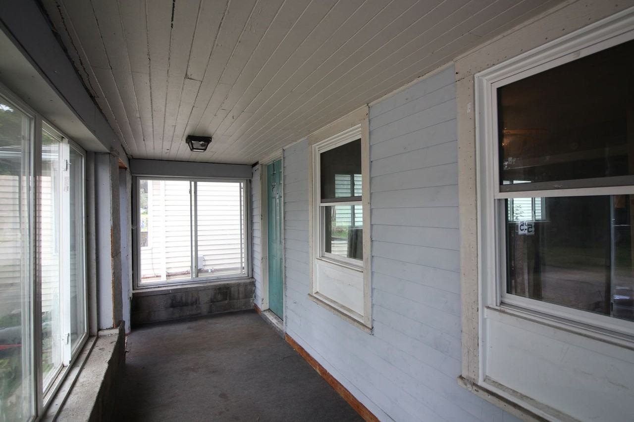 1333 Peck St - Photo 3 of 32