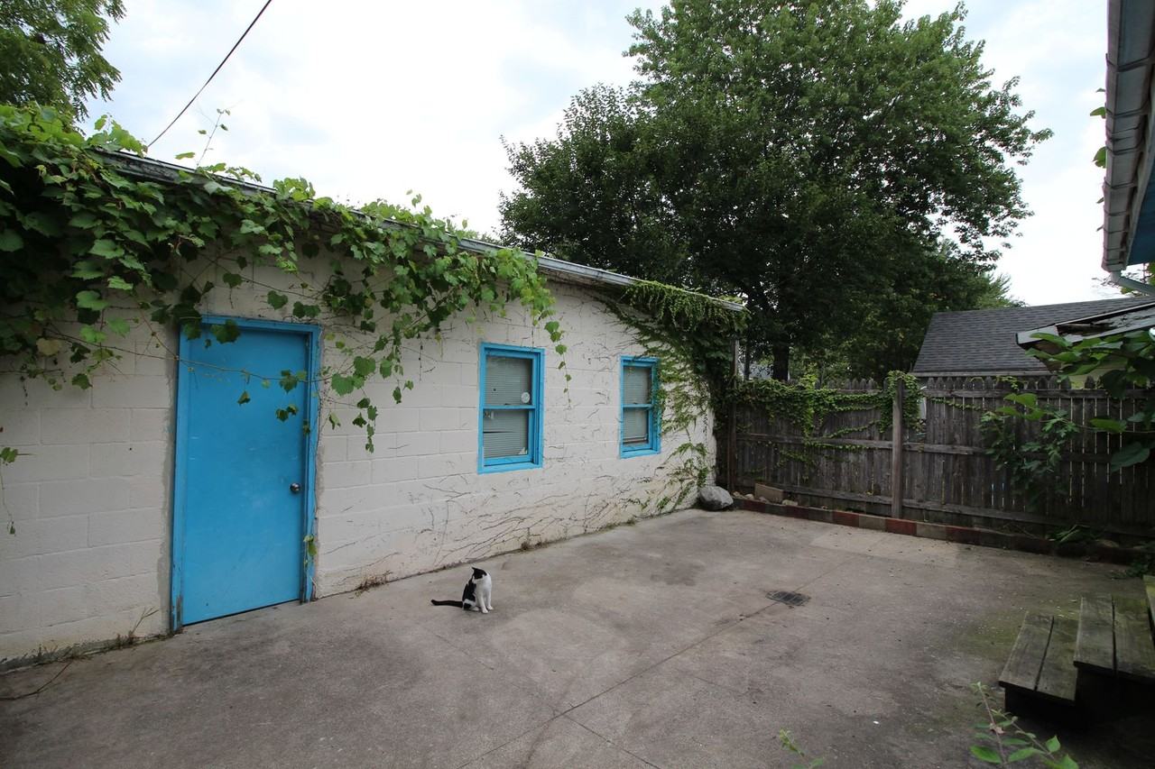 1333 Peck St - Photo 5 of 32