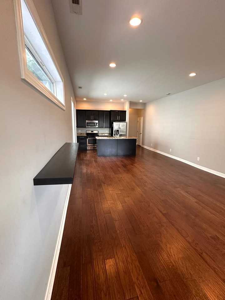 1313 Mchenry St - Photo 3 of 21