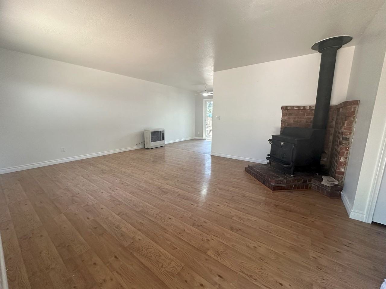 688 Andrews Rd - Photo 3 of 14