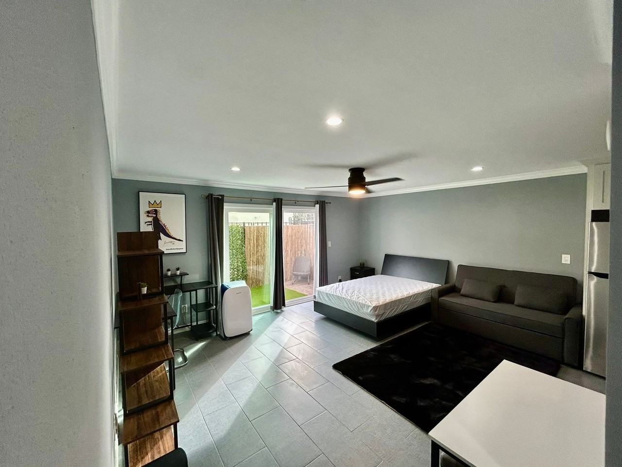 5585 E Pacific Coast Hwy #126 - Photo 4 of 27