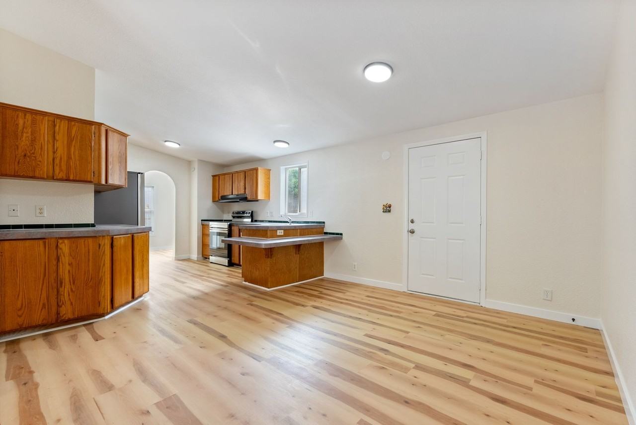 6422 Se 144th Ln - Photo 6 of 34
