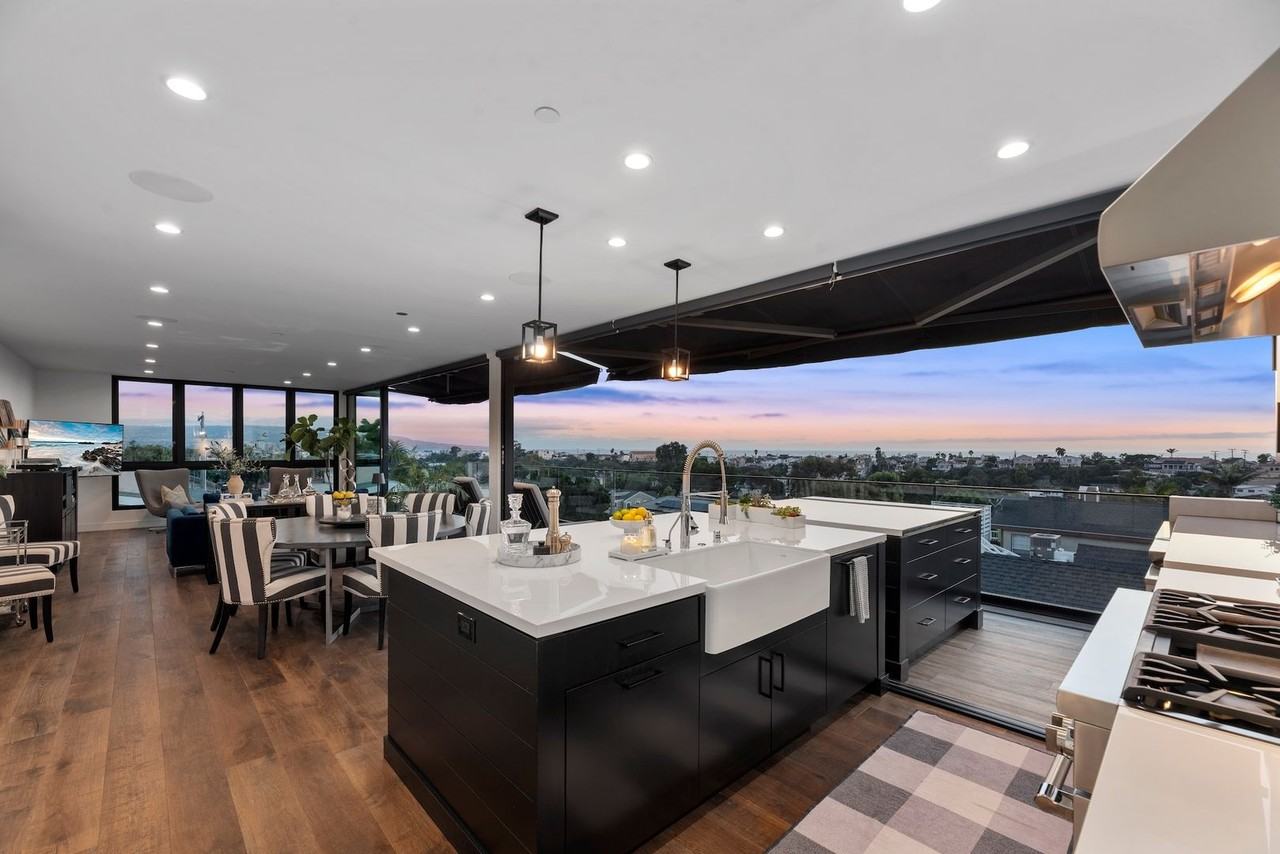 656 24th Pl - Photo 6 of 50