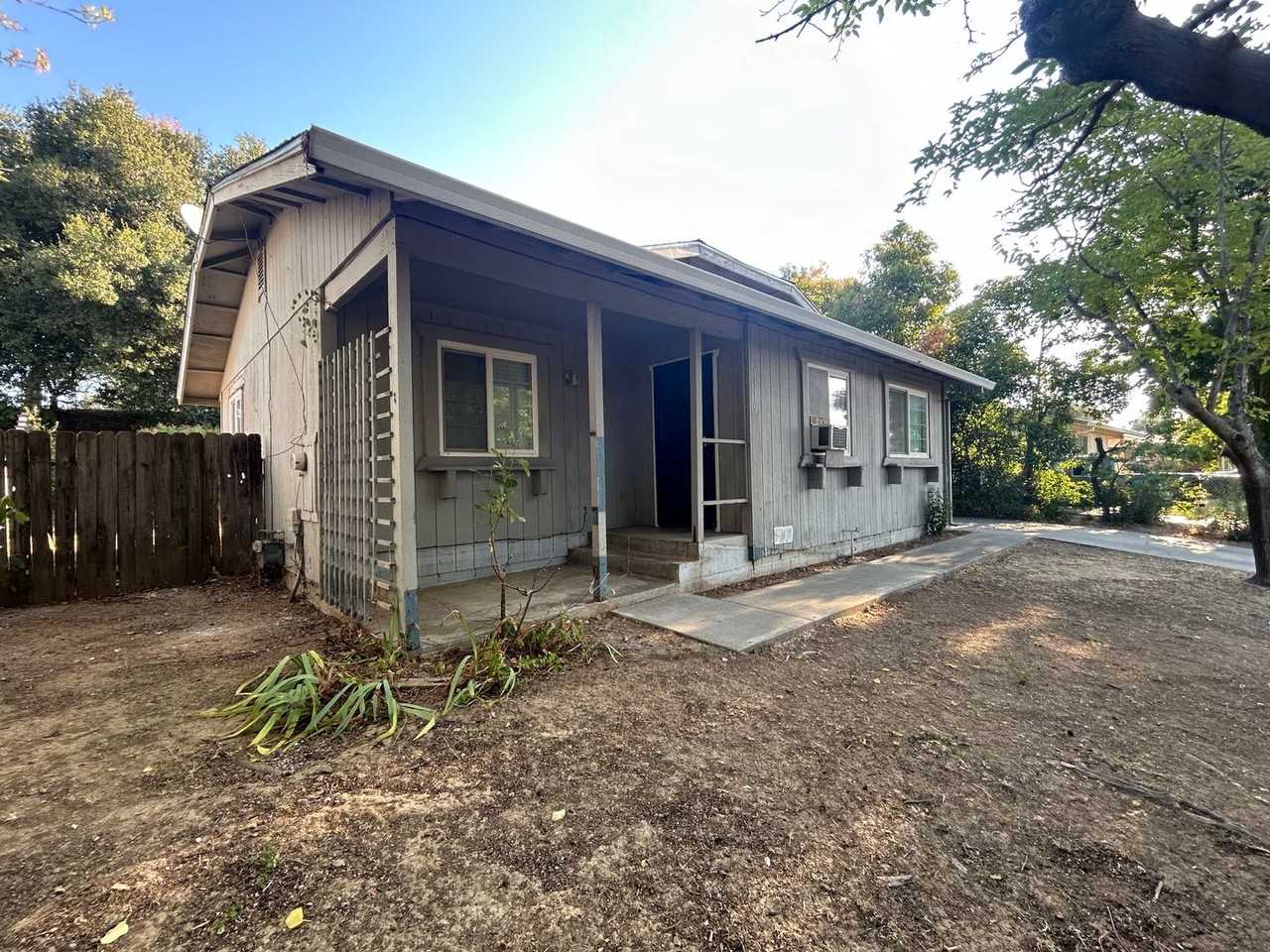 1310 Aloha St - Photo 2 of 13