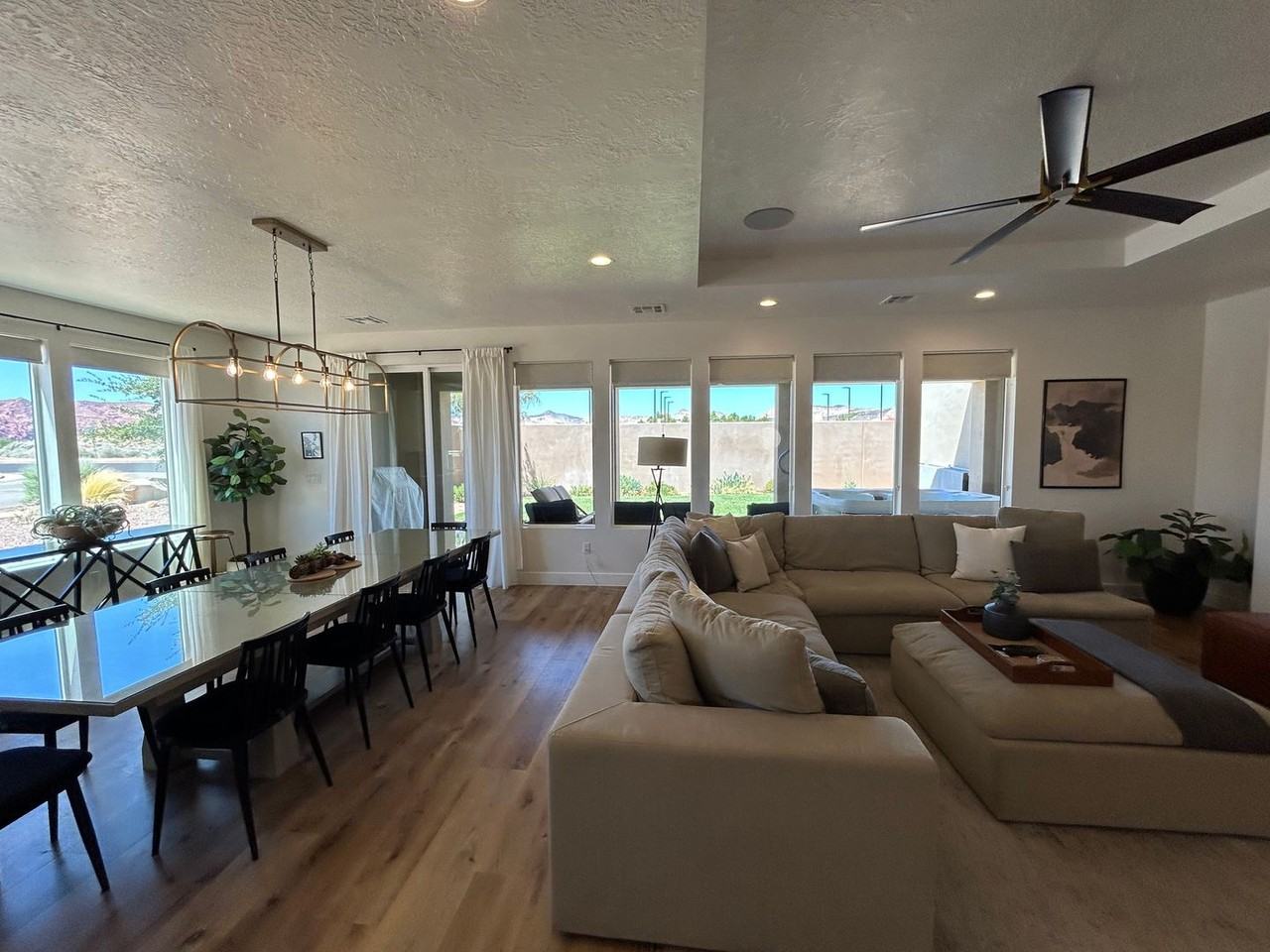 1402 W Shinnecock Cir - Photo 2 of 50