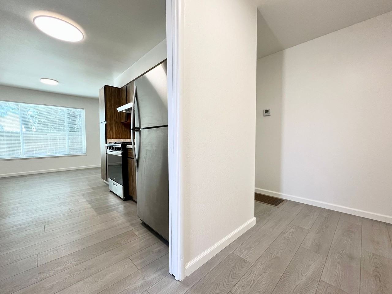2741 Fleetwood Dr - Photo 3 of 31