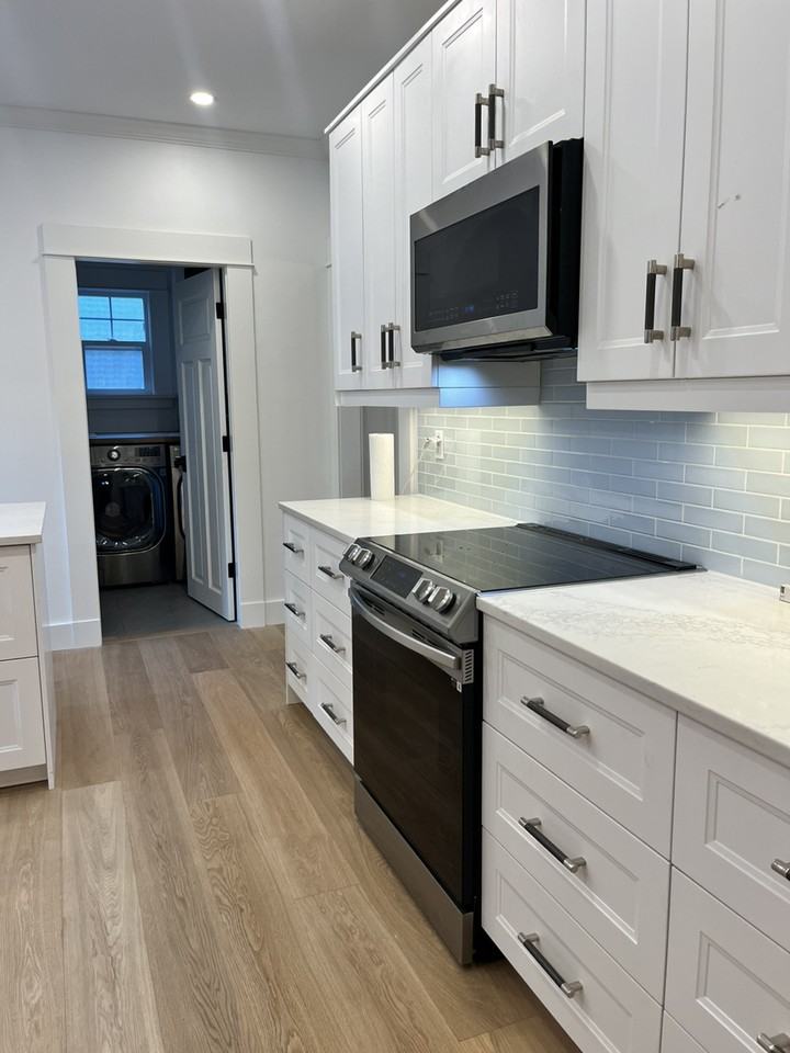 612 23rd St W - Photo 2 of 18