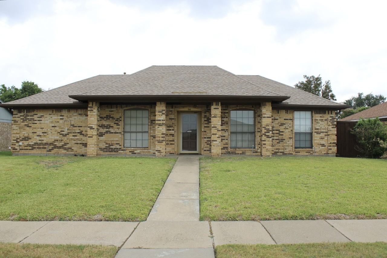 916 Purcell Dr - Photo 3 of 31