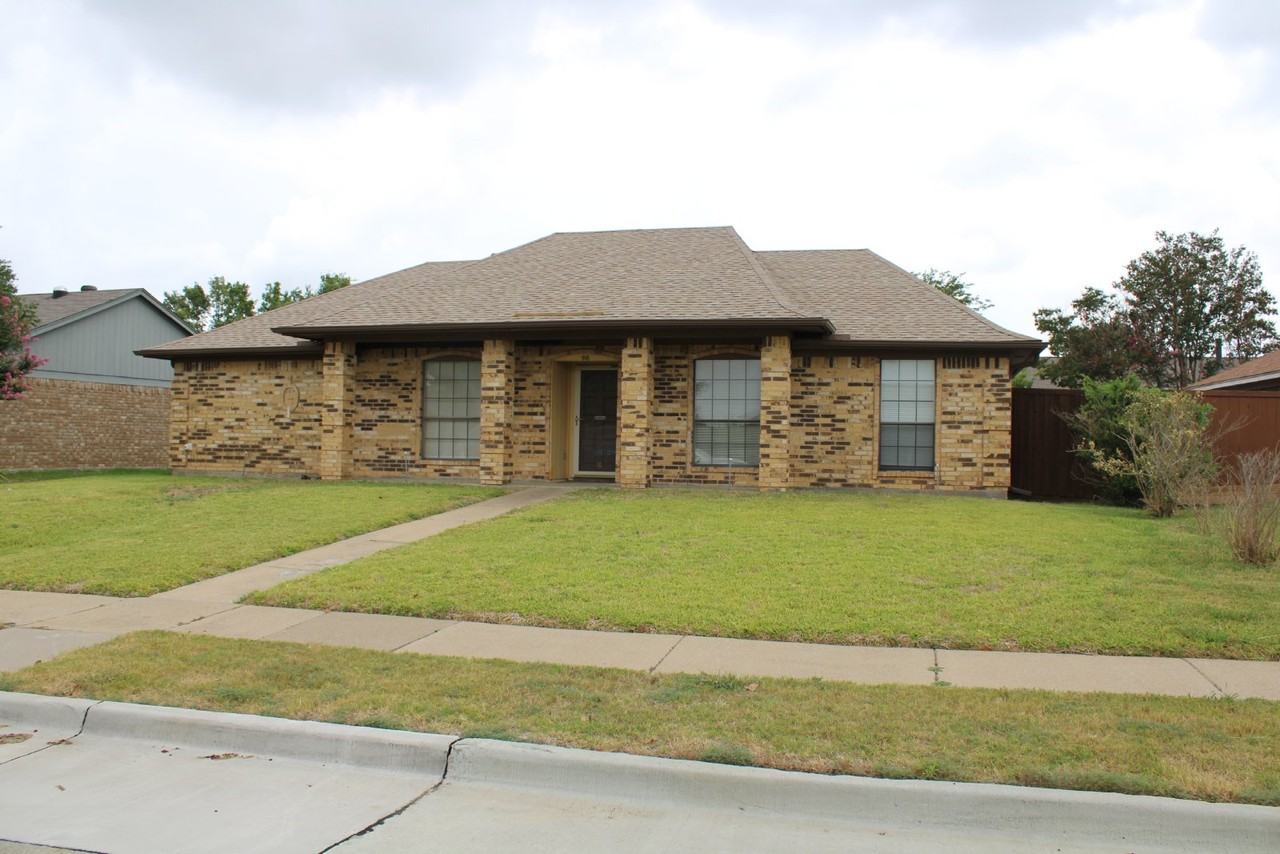 916 Purcell Dr - Photo 2 of 31