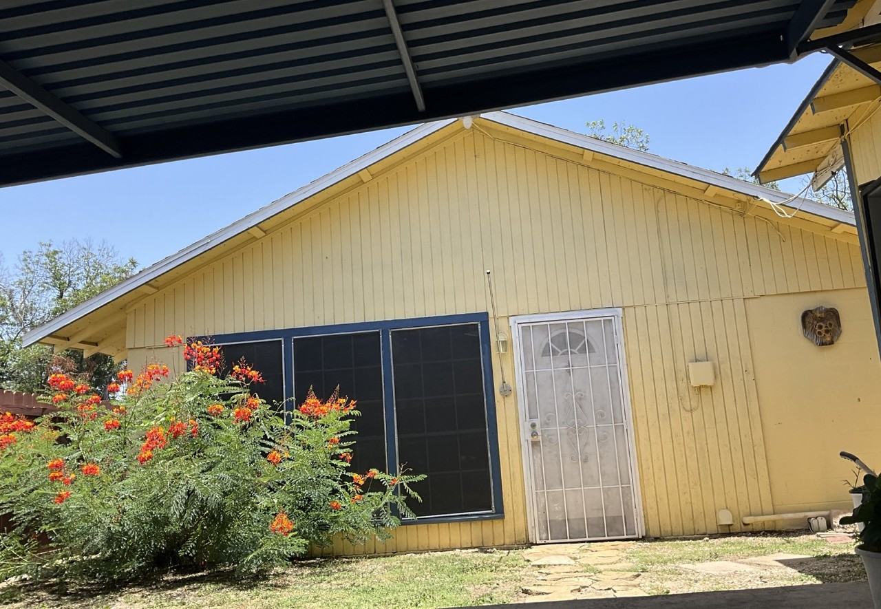 209 Clutter Ave #B - Photo 3 of 22