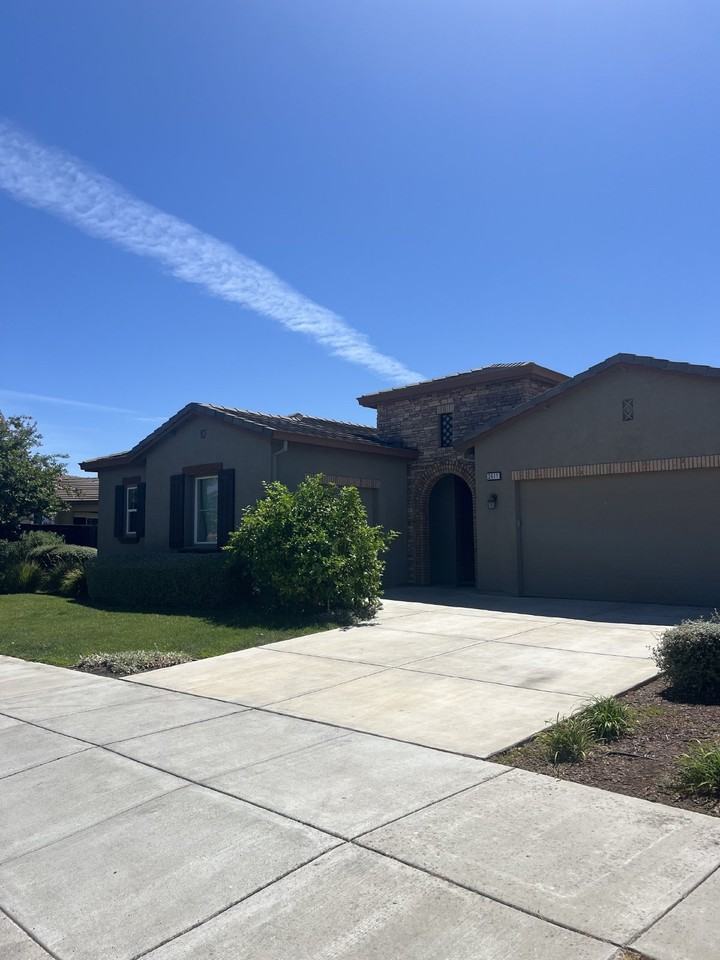 2611 Manresa Shore Ln - Photo 2 of 50