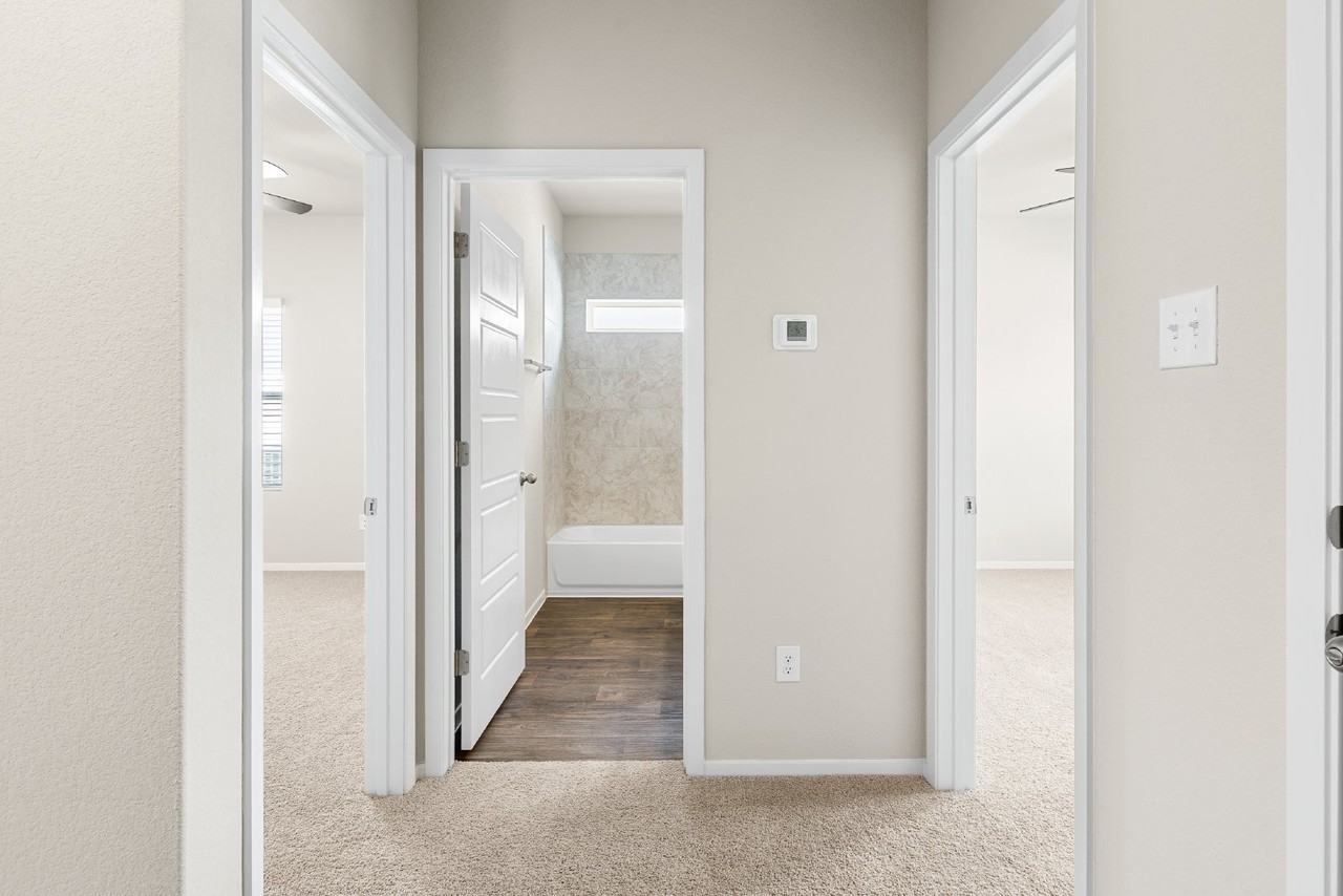 291 Chesterfield Dr - Photo 5 of 33