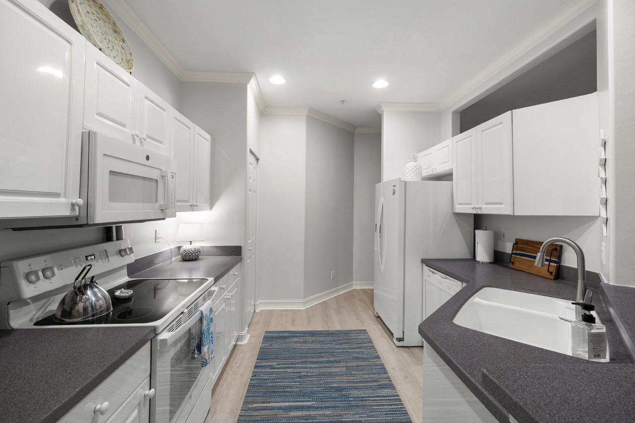 720 Tarpon Cove Dr - Photo 6 of 16