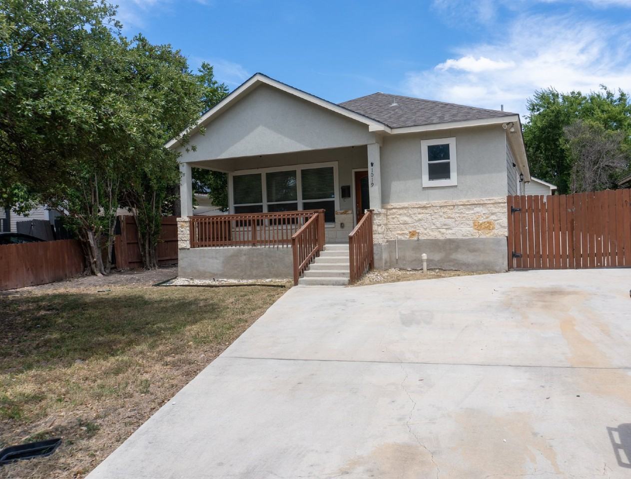 1019 W Rosewood Ave - Photo 2 of 21