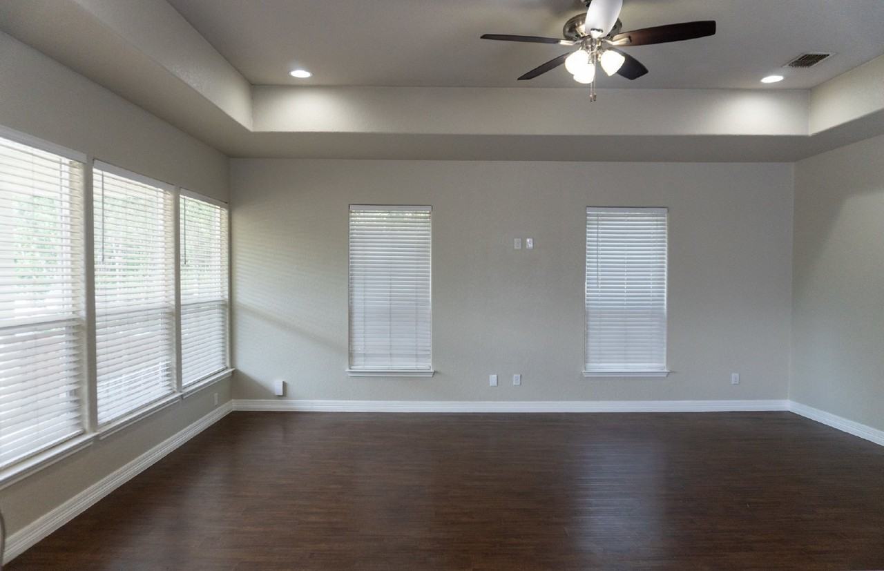 1019 W Rosewood Ave - Photo 4 of 21