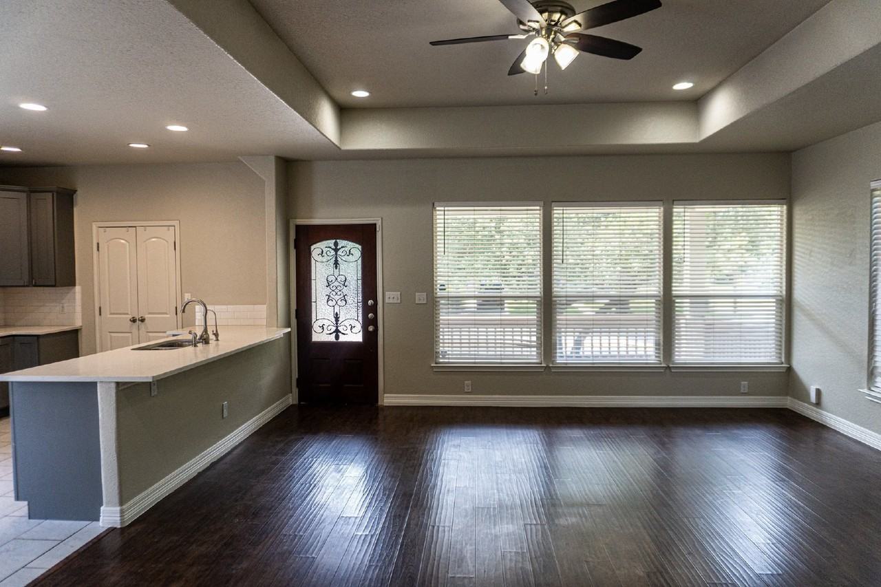 1019 W Rosewood Ave - Photo 5 of 21