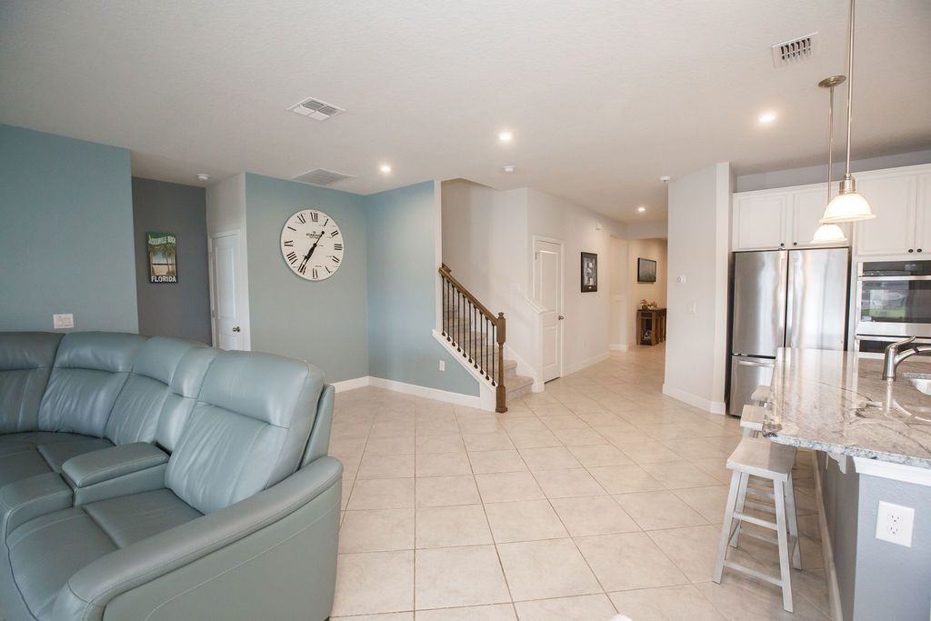 1551 Tanoan Dr - Photo 3 of 29