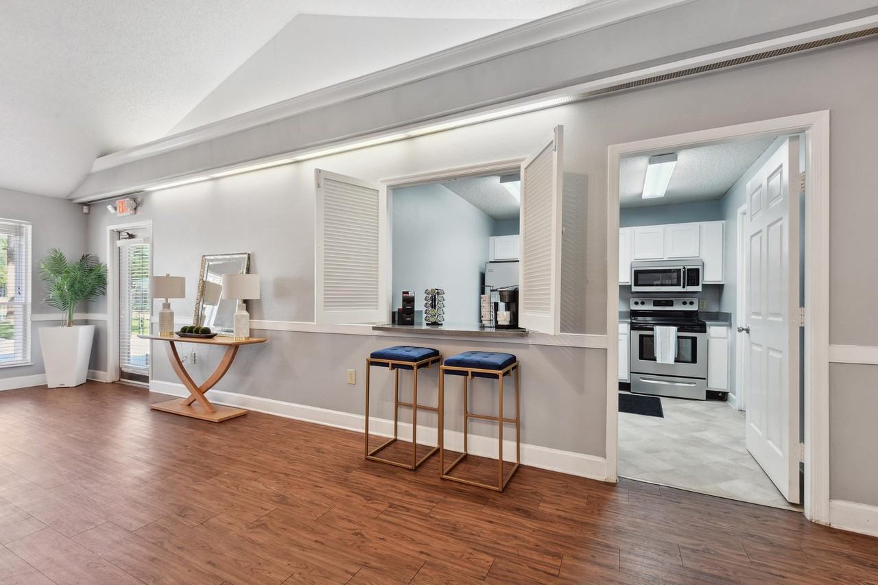 Jasmine - Photo 7 of 41