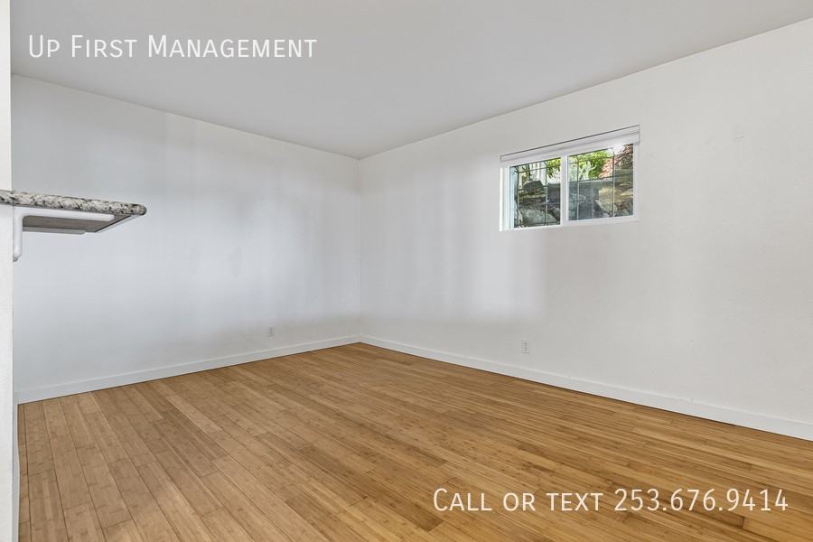 5321 N Pearl St #101 - Photo 2 of 15