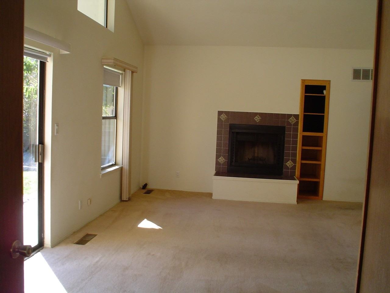 8512 Liberty Drive Northeast - Photo 6 of 17