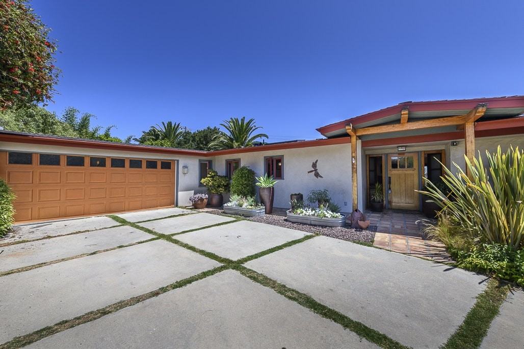 1090 El Medio Ave - Photo 3 of 35