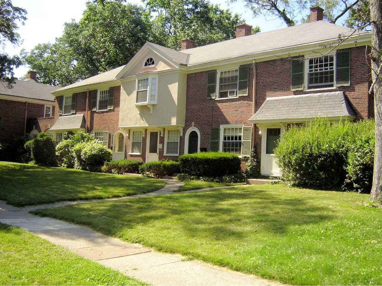 6730 Chestnut St, Mariemont, OH 45227 2 Bedroom Apartment for Rent for