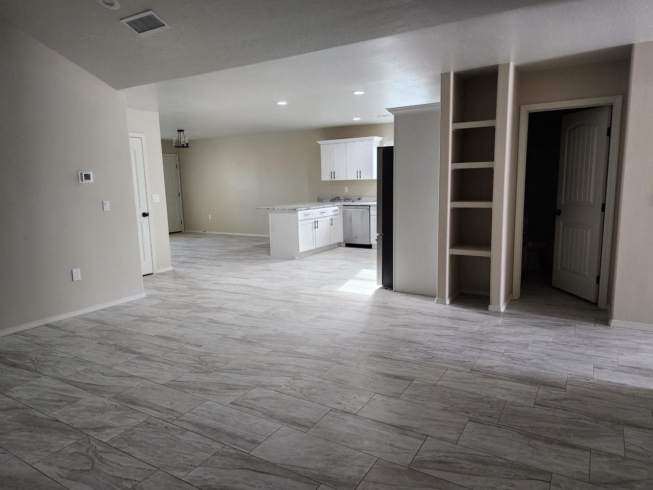 904 West Jaffa Street - Photo 2 of 18