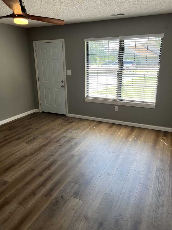 117 Southeast 1161 - Photo 2 of 18