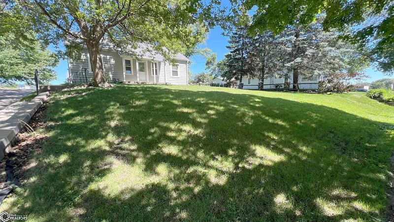 212 S 14th St - Photo 2 of 16