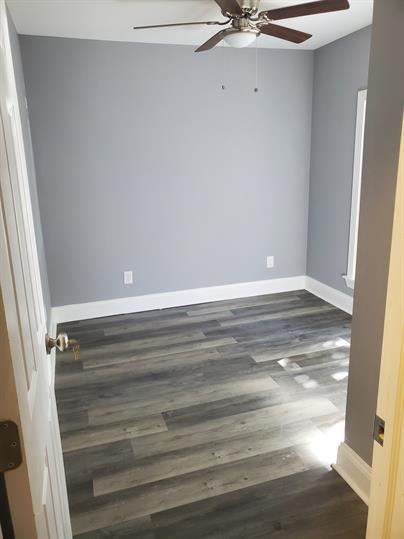 1607 Division St - Photo 5 of 14