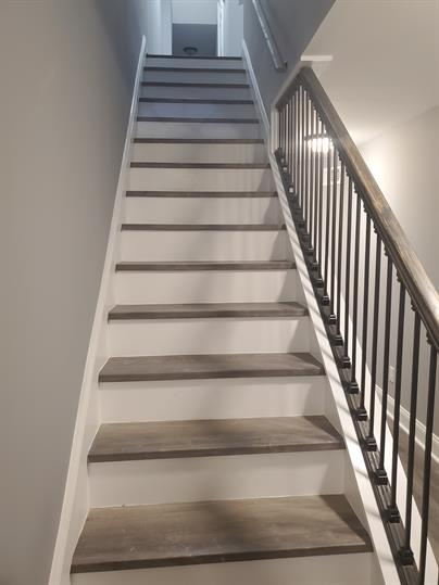 1607 Division St - Photo 7 of 14