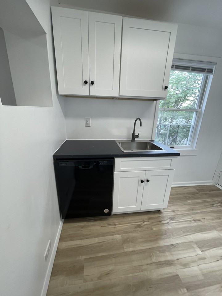 2421 Beechwood Blvd #B - Photo 3 of 21