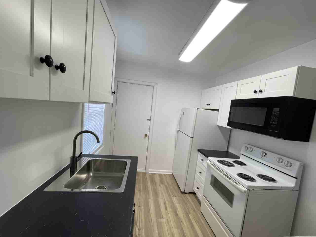 2421 Beechwood Blvd #B - Photo 4 of 21