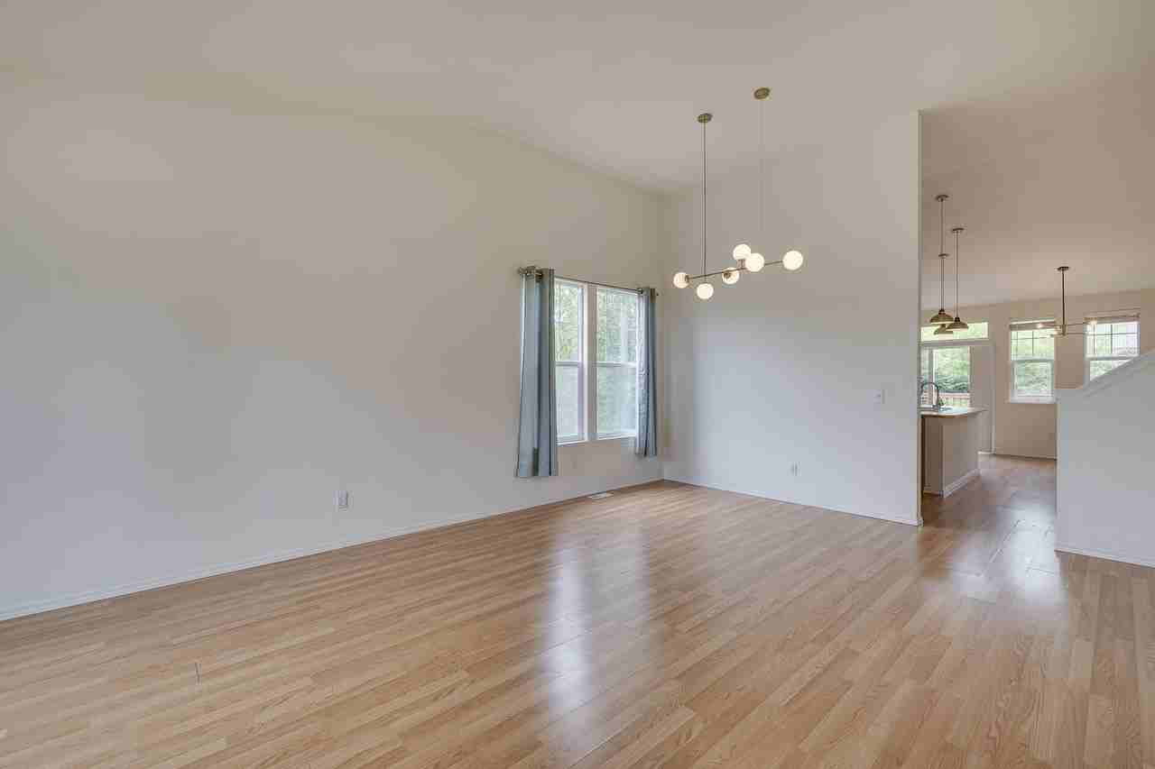 4517 221st Pl Sw - Photo 3 of 24