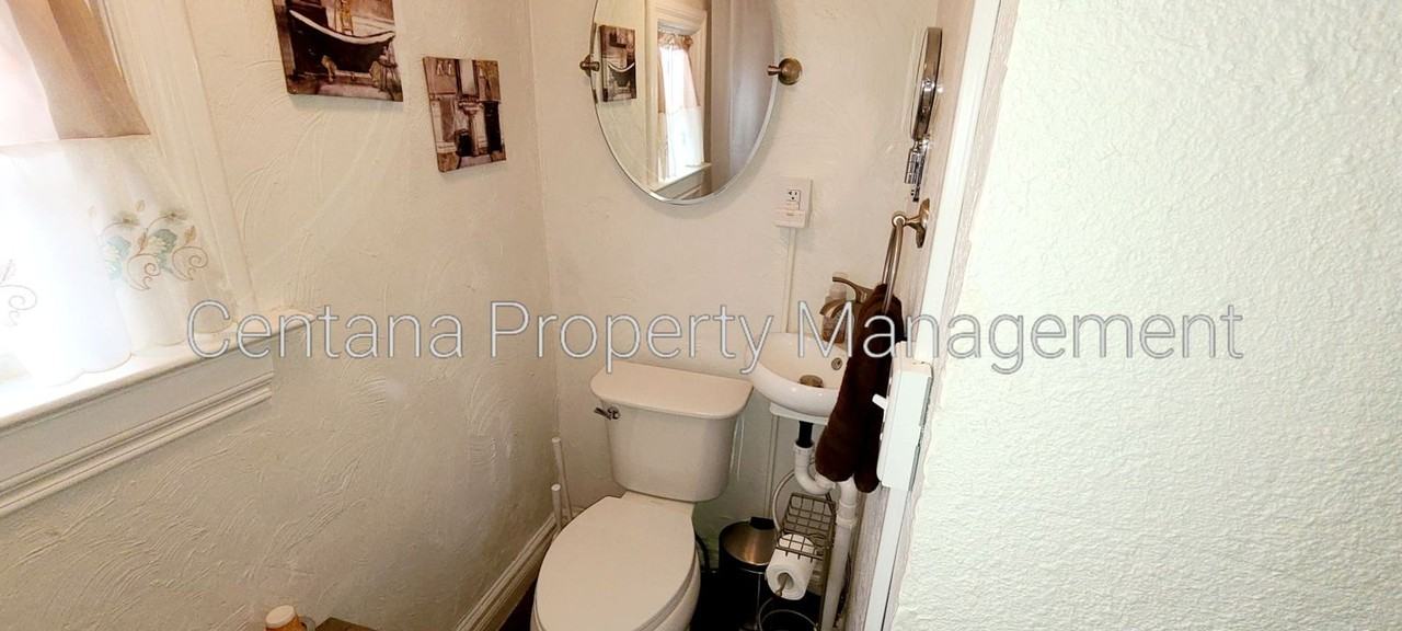 500 E Commercial Ave - Photo 6 of 21