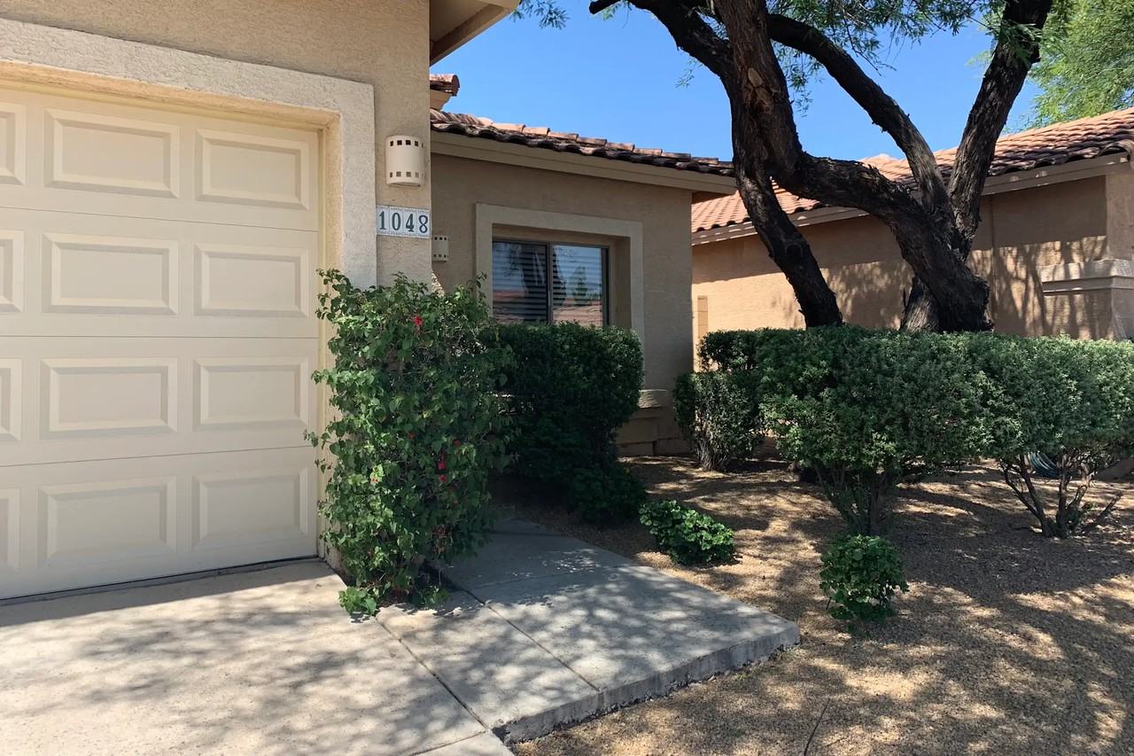 1048 E Susan Ln - Photo 3 of 14