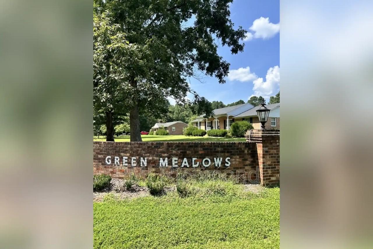 3190 Meadow Rd - Photo 2 of 43