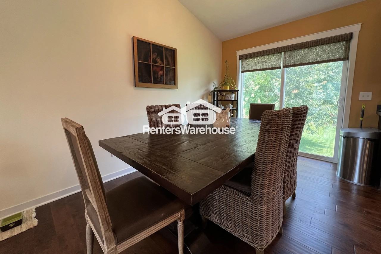 1236 1st St - Photo 2 of 20