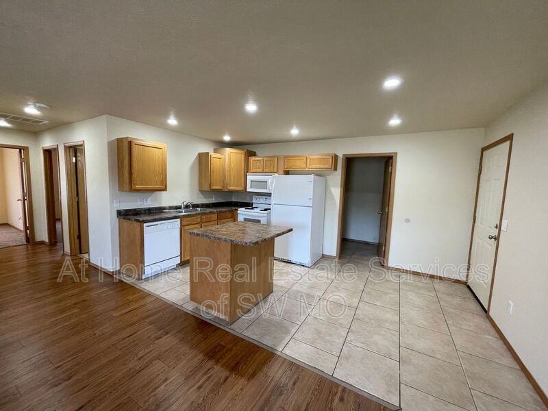 5601 N Purple Ln - Photo 3 of 11