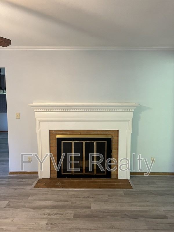 5801 Ridgewood Rd - Photo 3 of 46