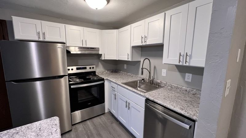 2732 Humboldt Rd - Photo 2 of 22