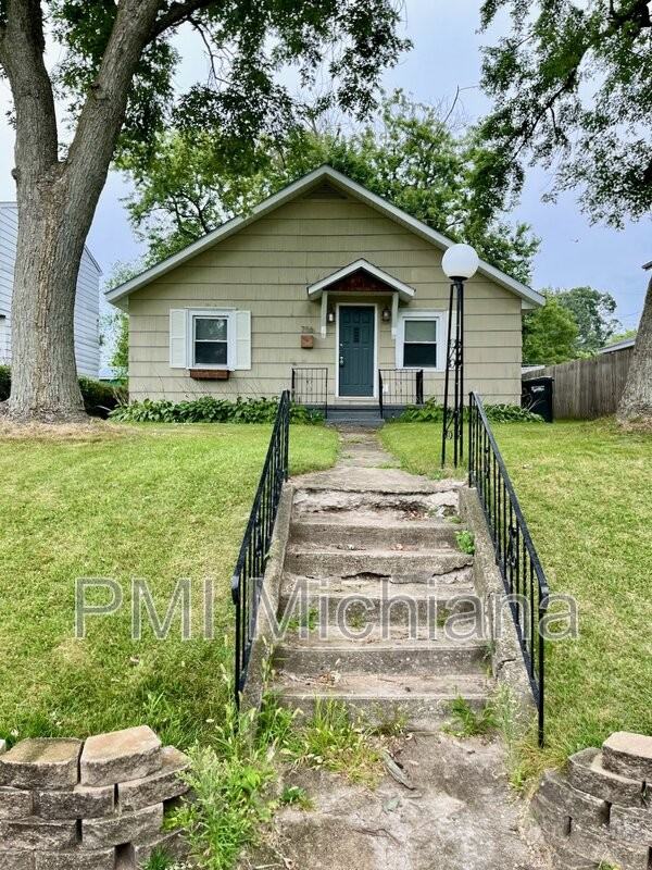 716 S 36th St - Photo 3 of 26