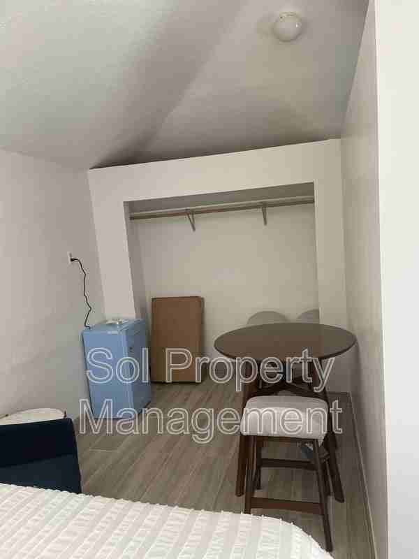 119 Swift St #A - Photo 3 of 9