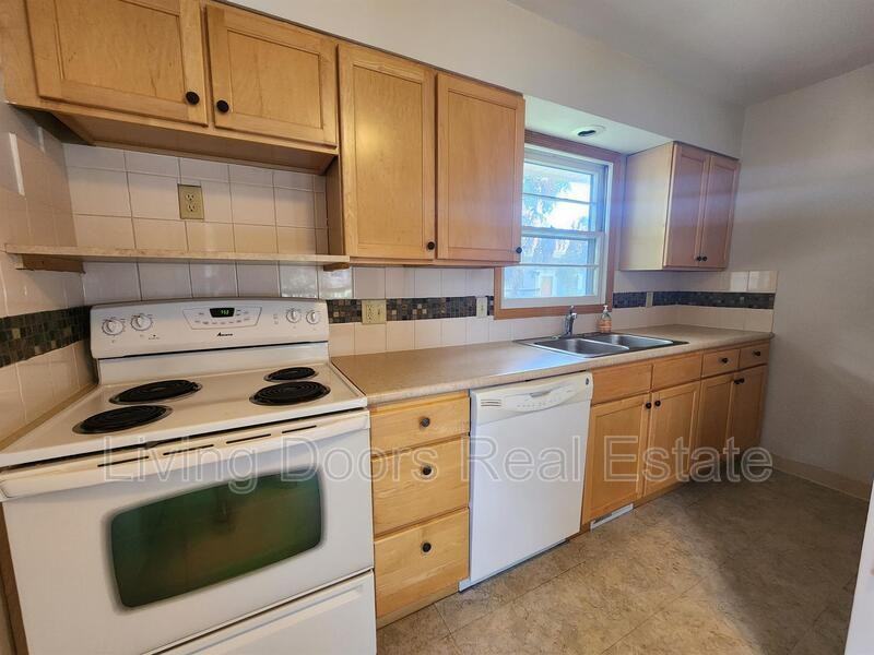 3027 C St - Photo 3 of 12