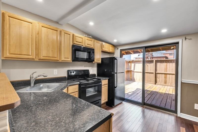 1234 Light St - Photo 2 of 21